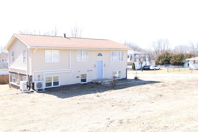 Building Photo - Duplex 52nd ST Rental