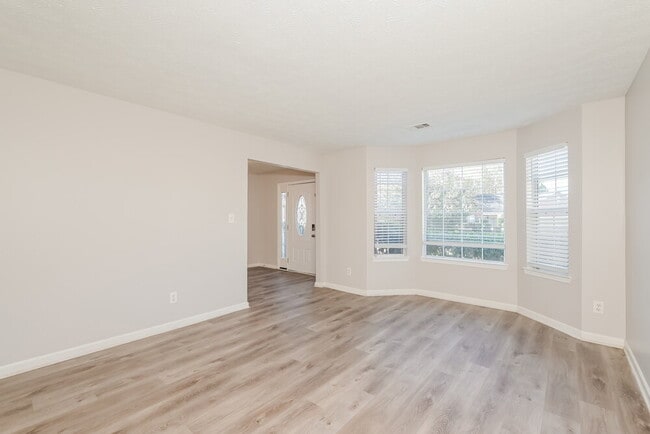 Photo - 4053 Rockmill Cove