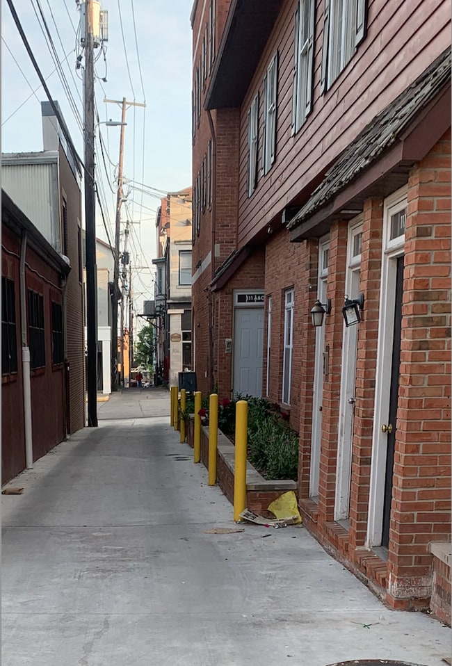 Photo - 111 E 6th St Unit E