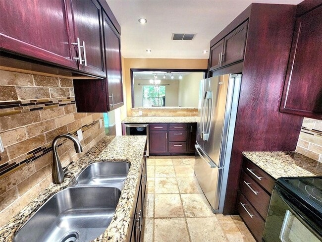 2452 Enterprise Rd Unit 27
