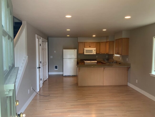 Photo - 5 Bedroom Duplex in University Area