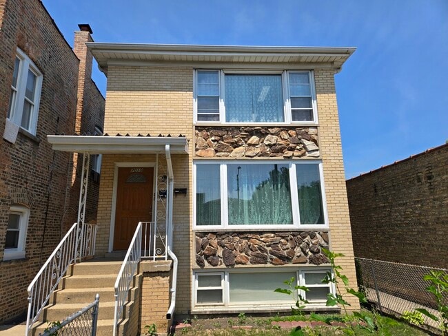 Building Photo - 7010 W Diversey Ave Unit 3 Rental