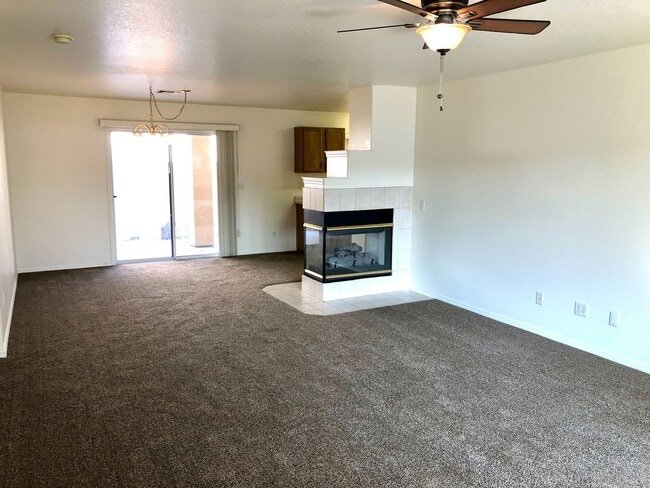 Photo - Beautiful 2 Bedroom, 2 bathroom Home in El Camino Village!