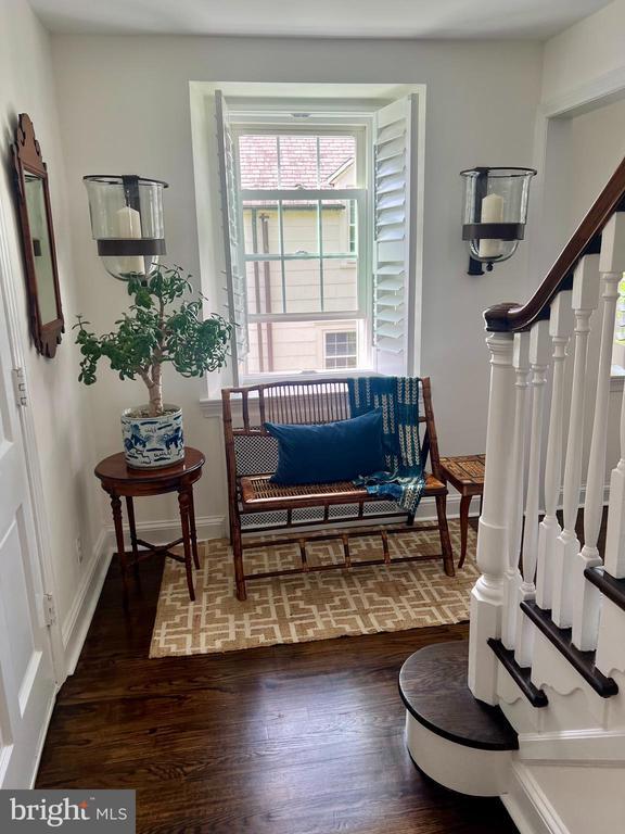 Photo - 1002 Crest Rd