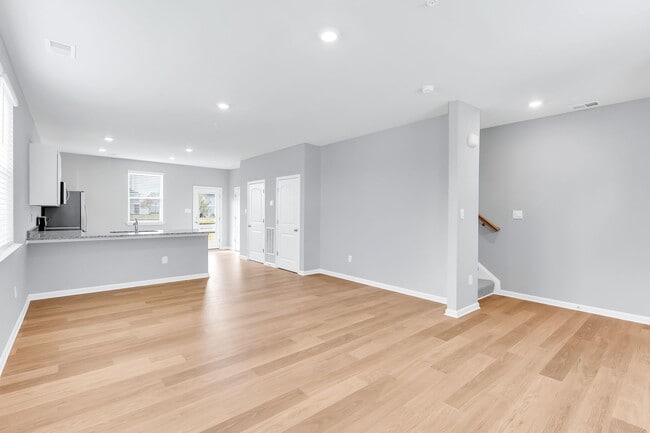 Photo - Stunning NEW Townhouse in Heritage Trace!