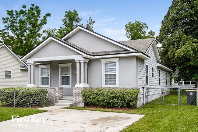 Photo - 3207 Rosselle St