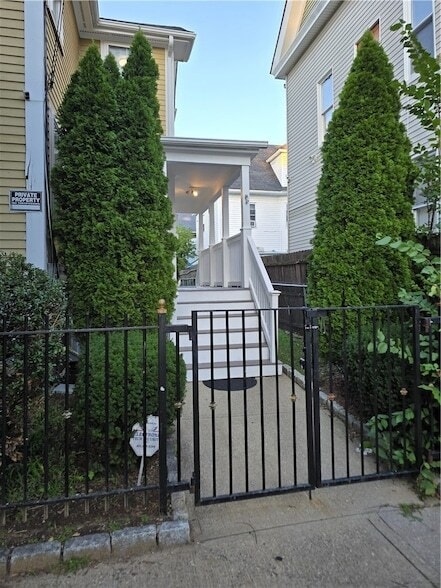 Photo - 98 Hamilton St