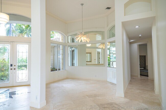 2435 Snook Trail