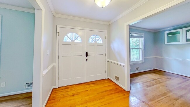 Photo - 3105 Sussex Rd