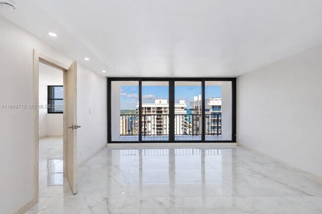 Photo - 2401 S Ocean Dr Unidad PH-A4