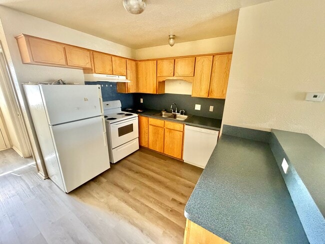 Building Photo - 4302 Alan Kent Dr Unit 4302 Alan Kent Dr. B