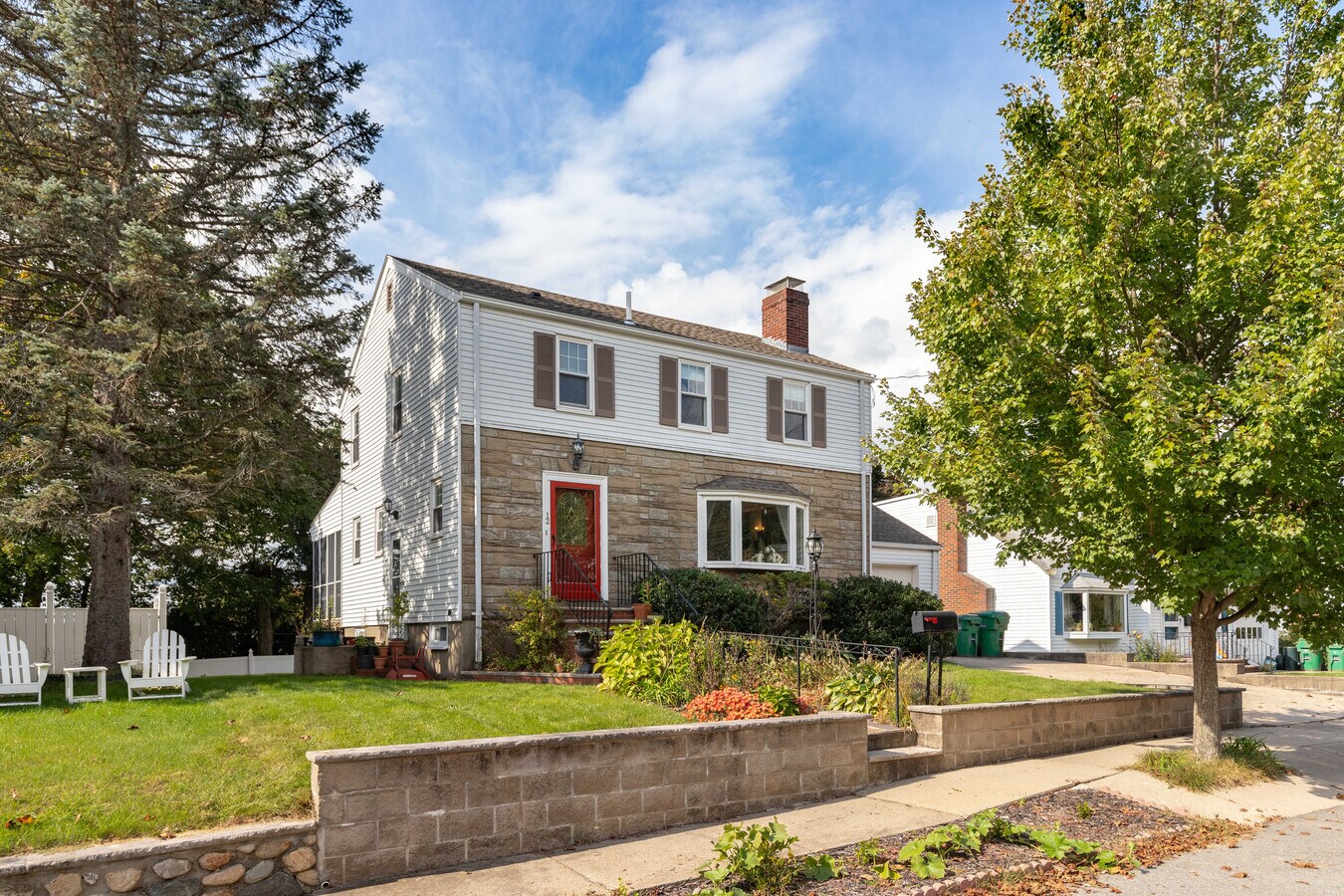 Photo - 12 Headland Way