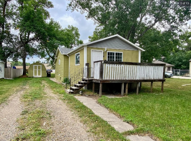 Building Photo - 214 2nd Ave W