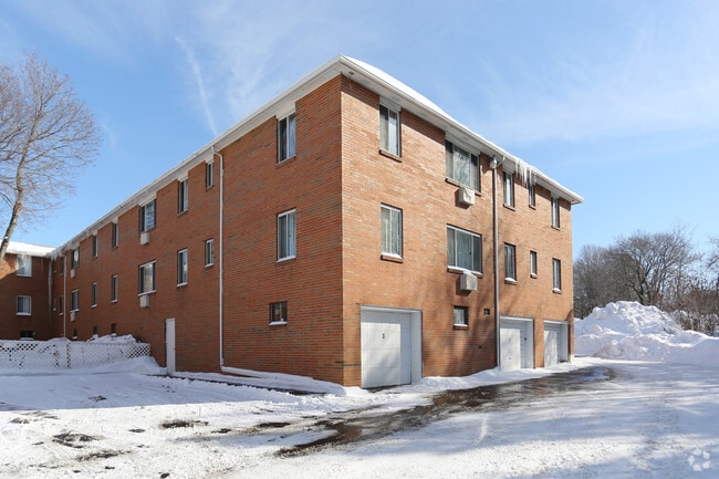 Photo - Highland Bay Apartments