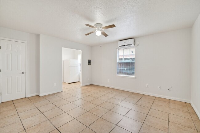 Photo - 7742 Park Pl Blvd Unit 4