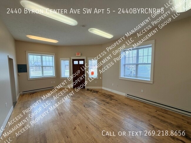 Photo - 2440 Byron Center Ave SW Unidad 2440BYRCNR#5