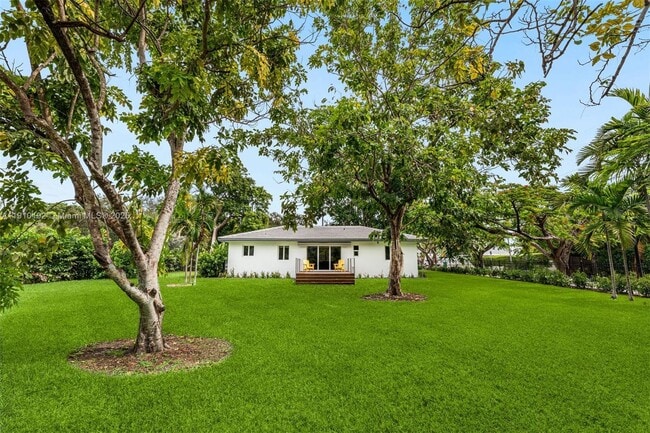 Photo - 810 NW 7th St