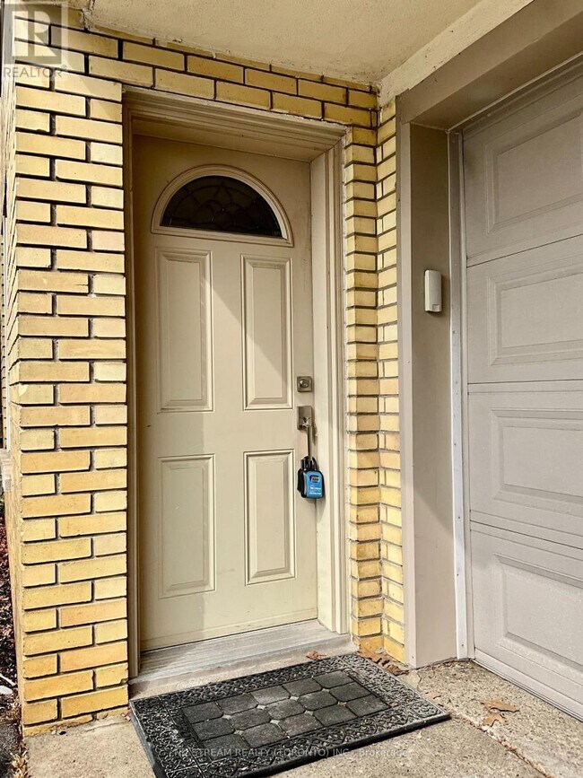 Photo - 260 Fisherville Rd