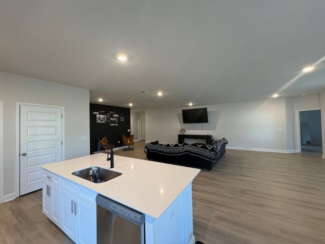 5614 Becky Thatcher Ct