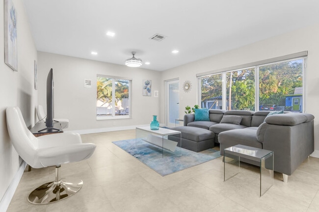 Photo - 2425 NE 25th Pl Unidad ID1018191P