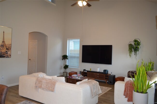 Photo - 27094 Grey Fox Run