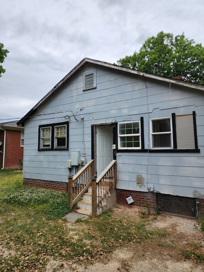 Photo - 715 W Rice St