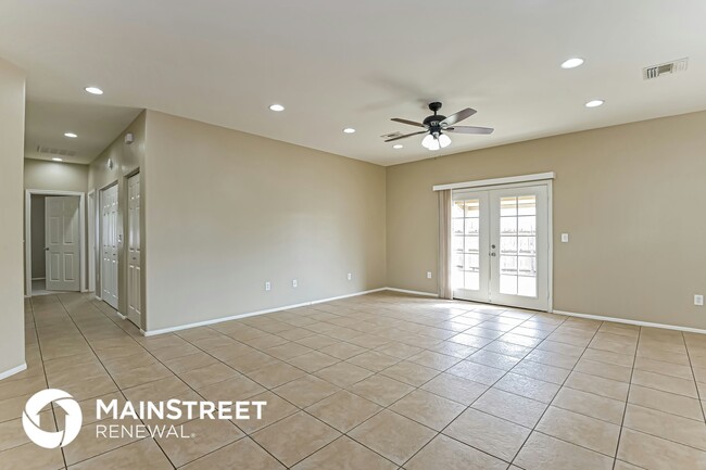 Photo - 5740 S Hildreth Ave