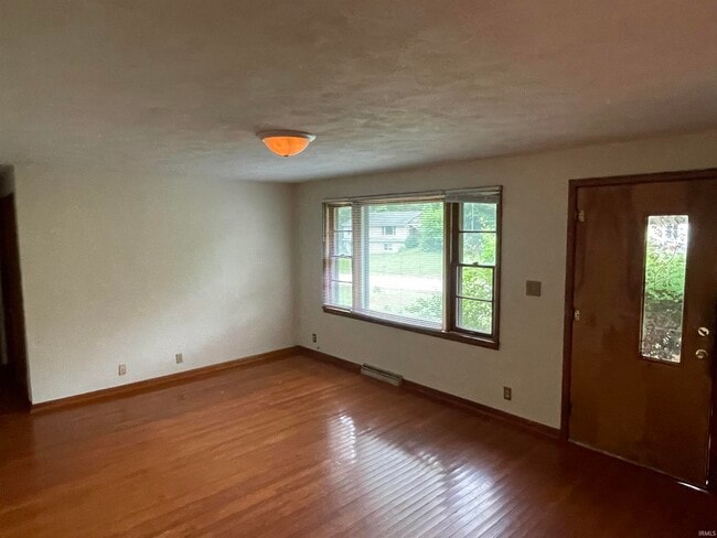 Photo - 2513 E 8th St