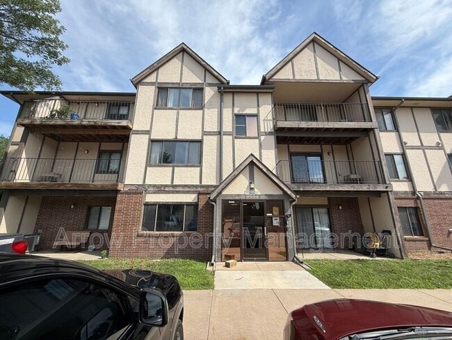 Building Photo - 2354 N 44th St Unit 18 Rental