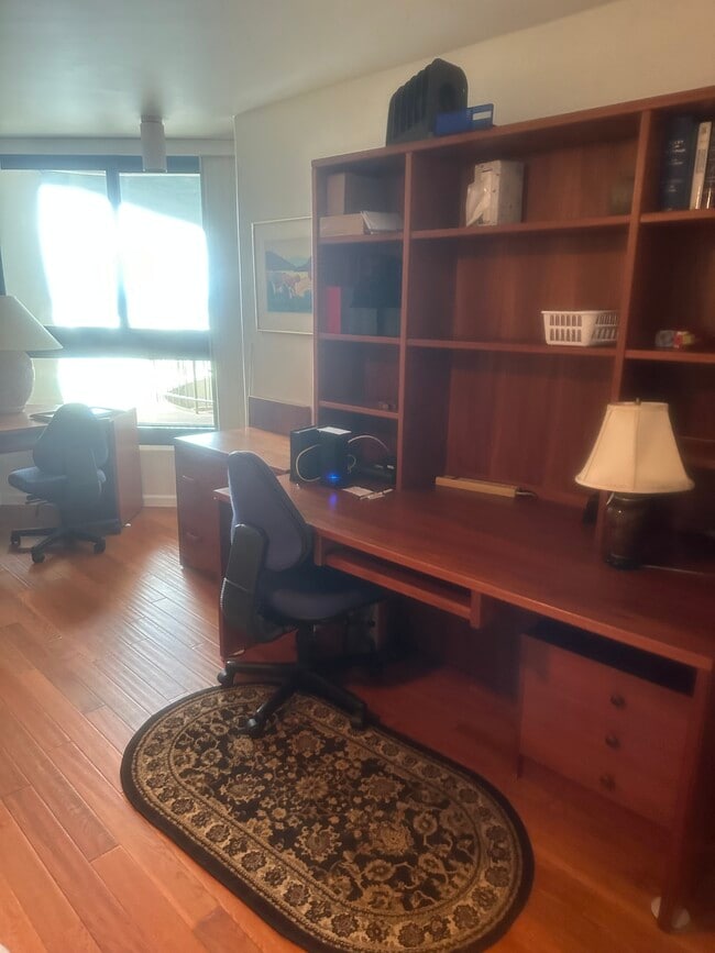 Building Photo - 66 Queen St