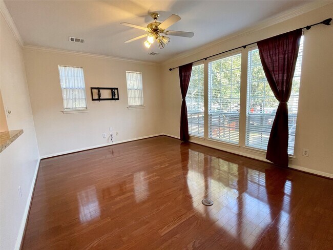 Photo - 1702 Tuam St Unit A