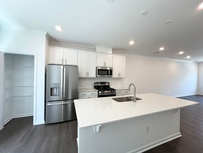 Photo - 658 Mirkwood Ave