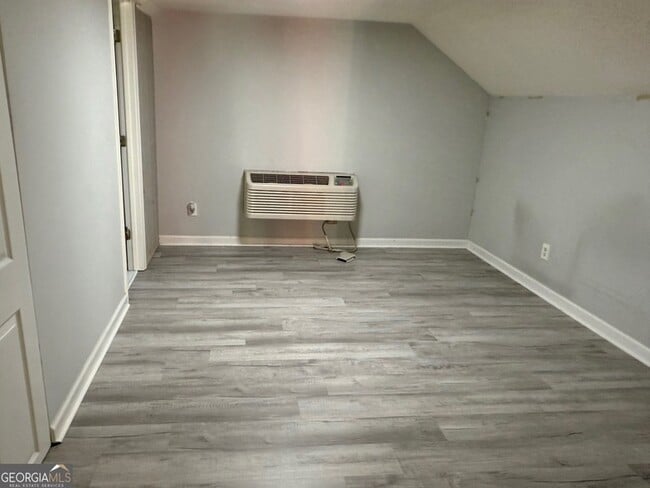Photo - 237 Turner St Unit Apt E