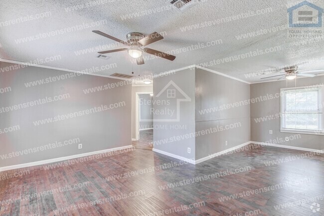 Building Photo - 1806 NW Lincoln Ave Rental