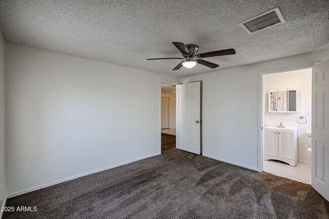 Photo - 219 W 9th St