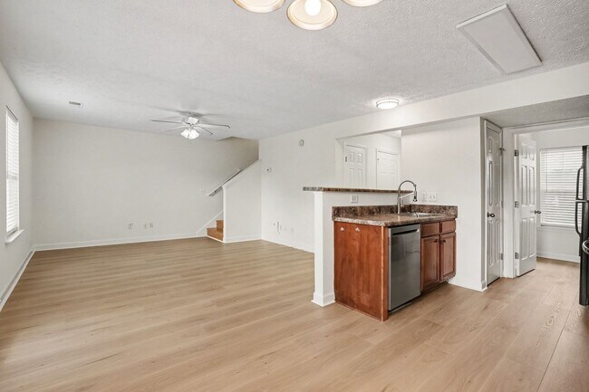 Photo - Wonderful 3 Bedroom 2 1/2 Bath Townhouse Now Available!