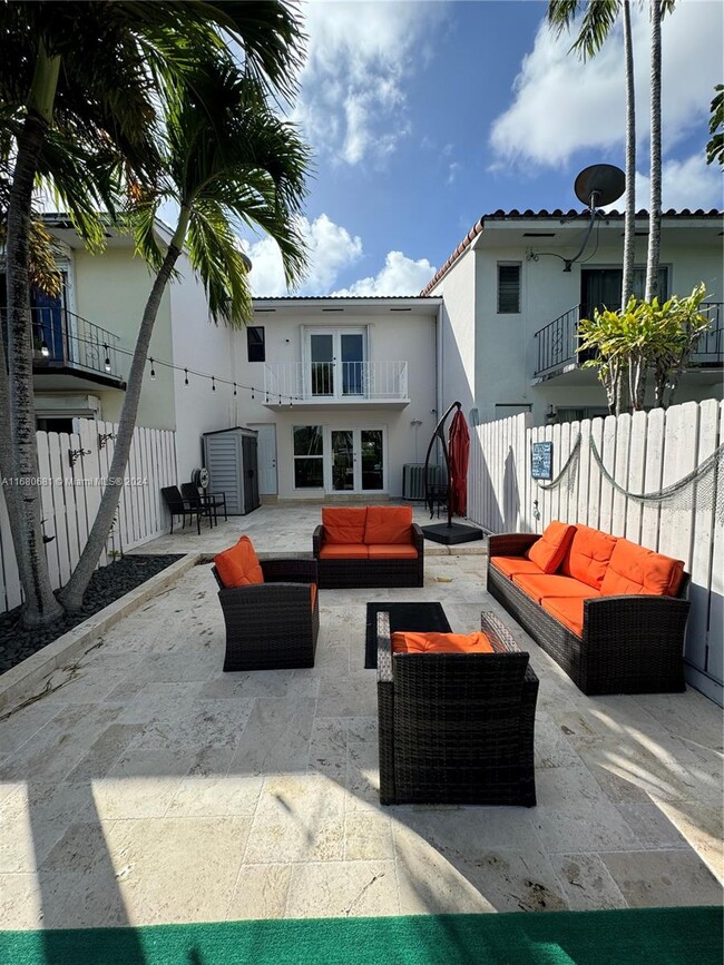 Photo - 2219 NE 123rd St