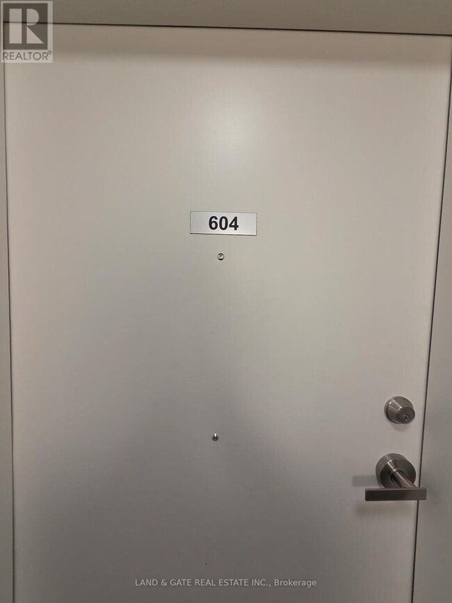 Photo - 976 Simcoe St N Unité 604