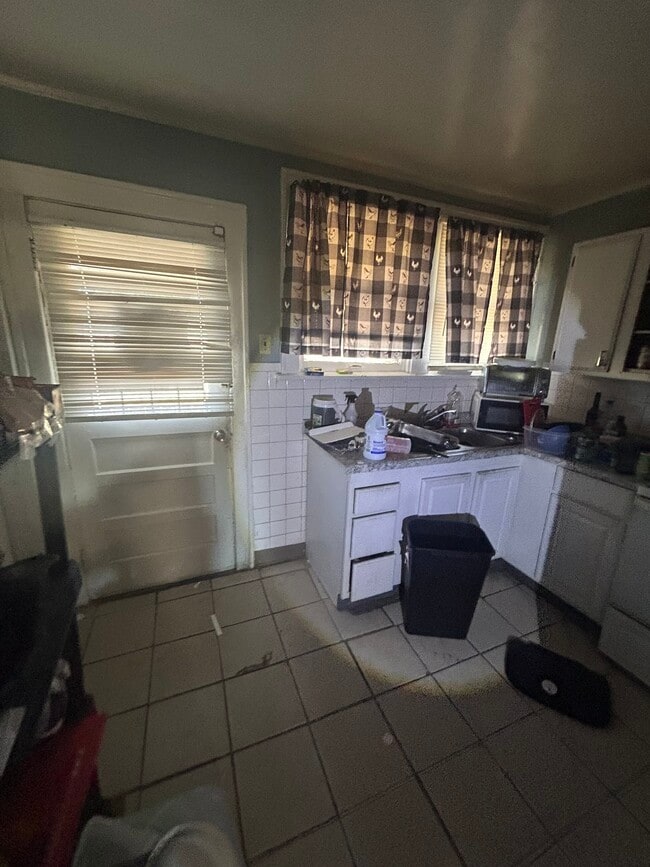 Photo - 4025 Beachwood Ave