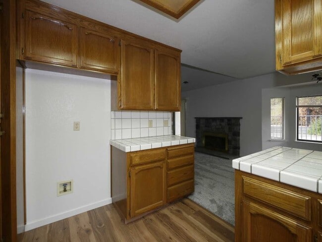 Photo - 110 Detert Ln