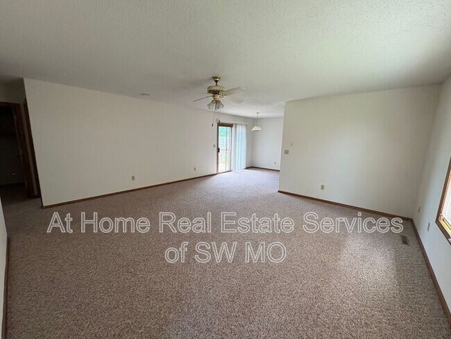 Photo - 4134 S Weller Ave