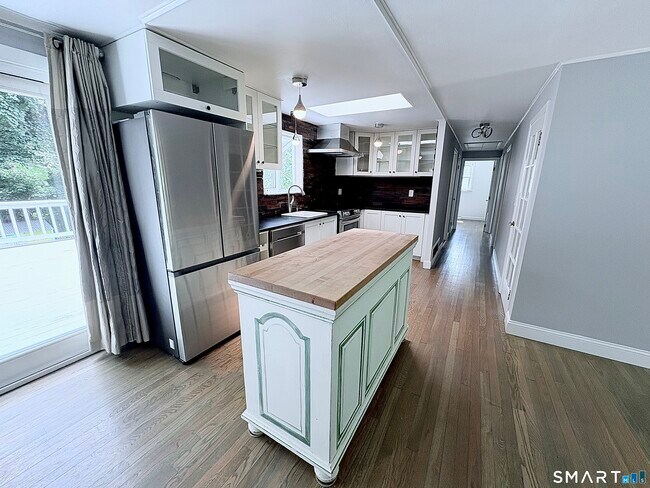 Photo - 43 Meadowbrook Rd