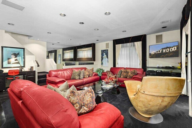 Photo - 540 N W Knoll Dr