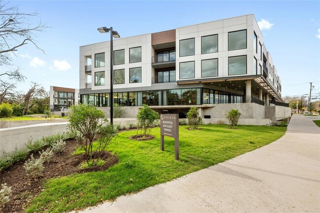 Photo - 2209 S 1st St Unit 321