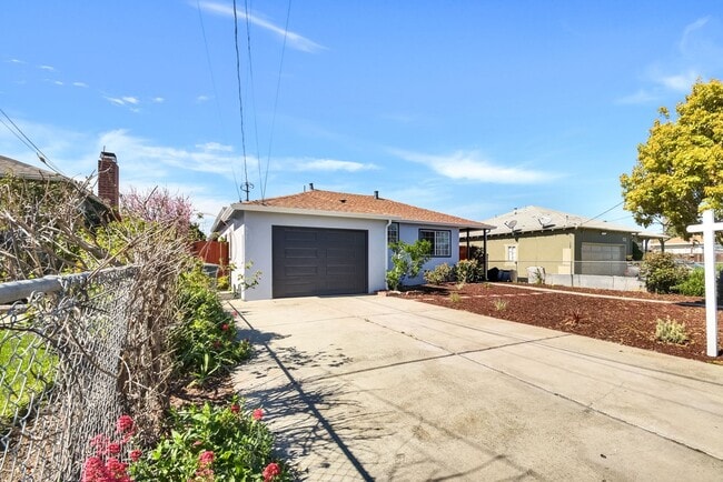 Photo - Beautifully Remodeled 3 Bedroom Home Near Stanford & Major Tech Campuses!
