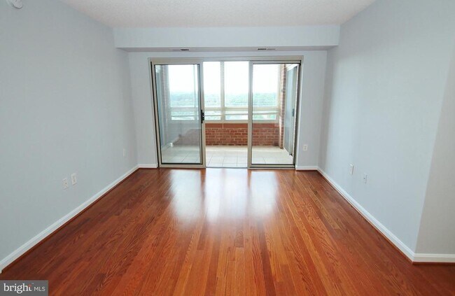 Photo - 2151 Jamieson Ave Unit 2011