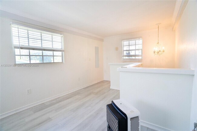 16990 NE 5th Ct Unit 2