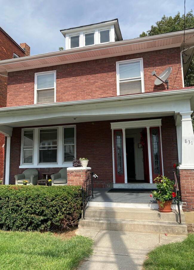 Building Photo - 831 W King St Unit B