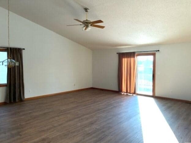 Photo - 364 Cottonwood Ln