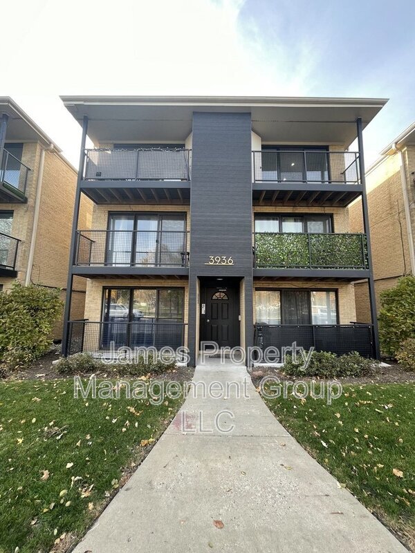 Building Photo - 3936 N Narragansett Ave